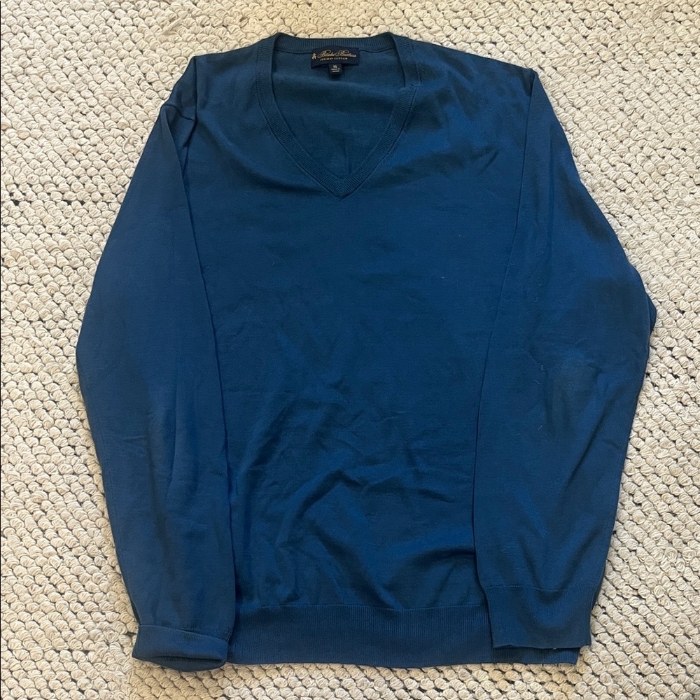 Brooks Brothers V-neck sweater men’s XL